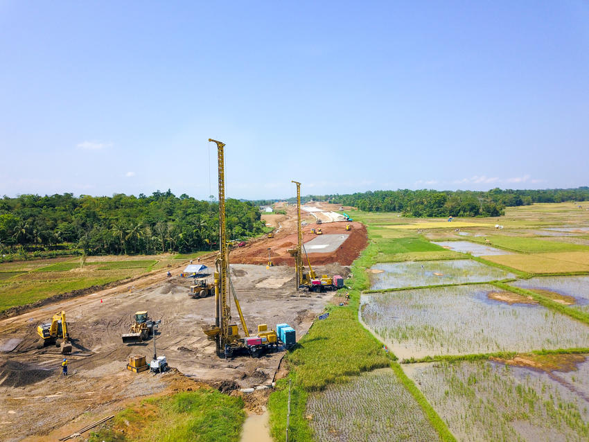 Keller ASEAN performs Vibro Stone Column ground improvement work for Tol Serang-Panimbang in Indonesia